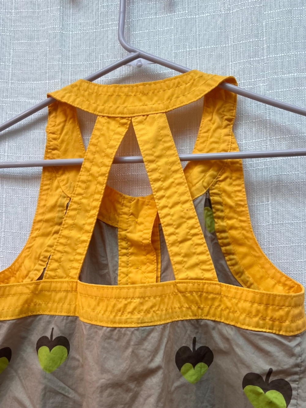 Marc by Marc Jacobs Women's Tank top. Gray/Yellow Acorn Hearts. Button-Up. Size6 - Picture 2 of 13